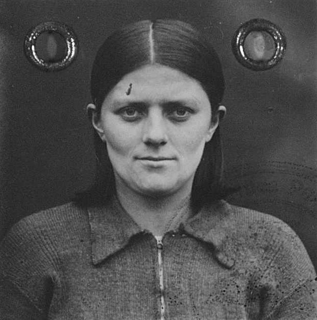 Viktorija-Greisaitė-Blinstrubienė-iš-Krekenavos-parapijos-Papalčių-kaimo-g.19091122
