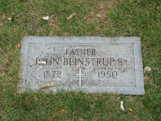 ID648-Jonas-Blinstrubas-Resurrection-Catholic-Cemetery-and-Mausoleums-Justice-Illinois