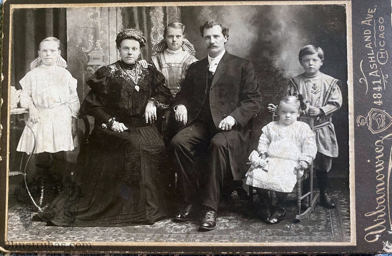 ID649-Antano-ir-Pranciskos-Jasinskaites-Blinstrubu-seima-Cikaga