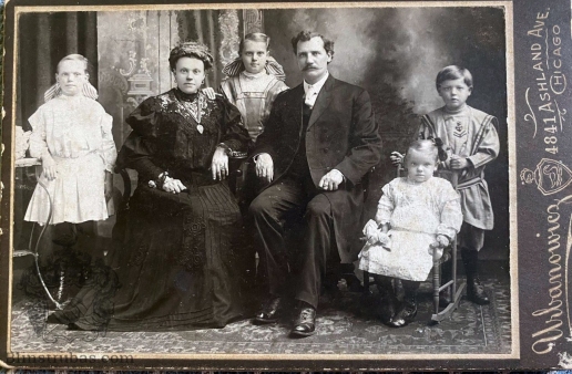 ID649-Antano-ir-Pranciskos-Jasinskaites-Blinstrubu-seima-Cikaga