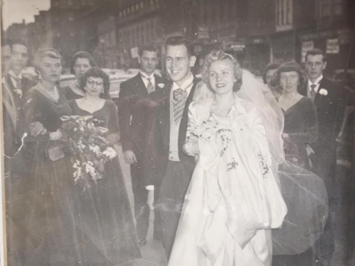 Lorraine-Blinstrub-and-Henry-on-their-wedding-day-at-the-Blinstrusb-club