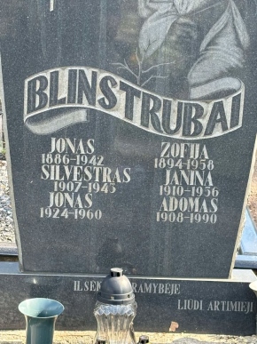 B606-Jonas-18850104-1942-ir-B656-Zofija-Vaidilyte-Blinstrubai-1894-1958-su-sunumis-Silvestru-Adomu-ir-Jonu-Betygalos-kapines