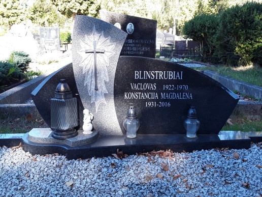 Vaclovas-1922-1970-ir-Konstancija-Magdalena-Blinstrubiai-Palangos-kapines